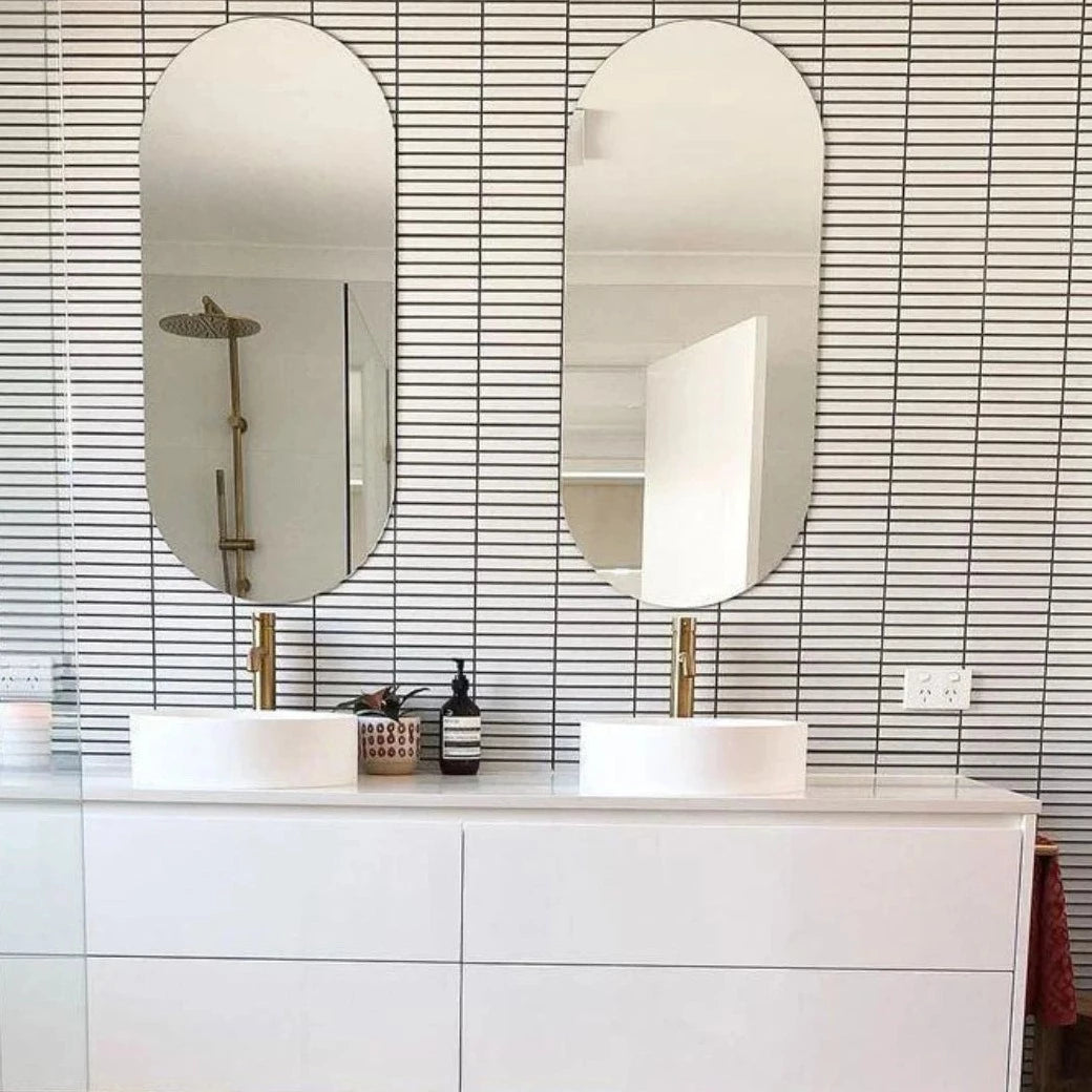 Tyre fingers Black & White