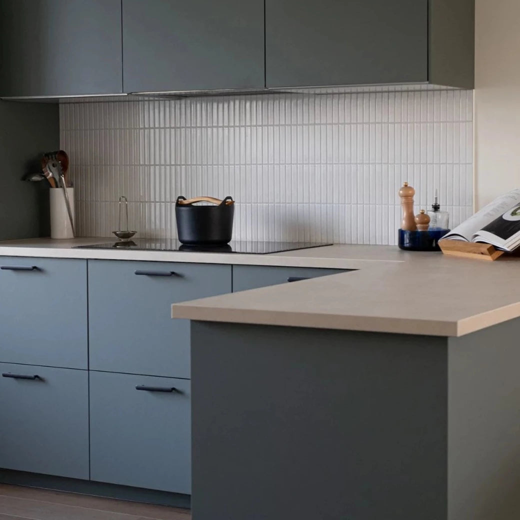 Tyre fingers Black & White